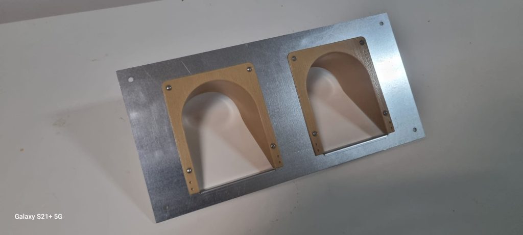 Placa zincata cu 2 intrari din plastic