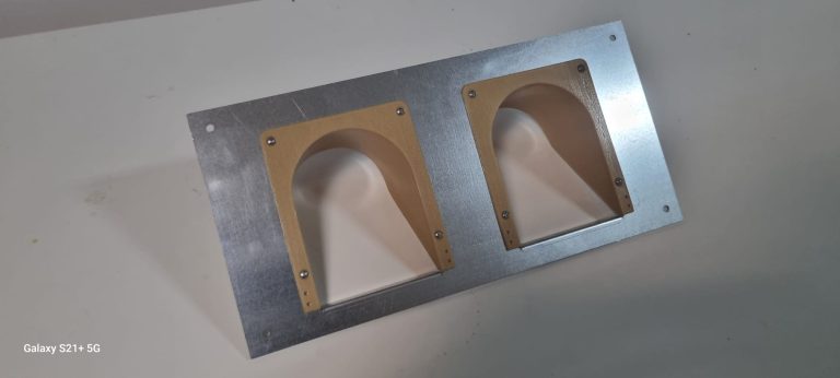 Placa zincata cu 2 intrari din plastic